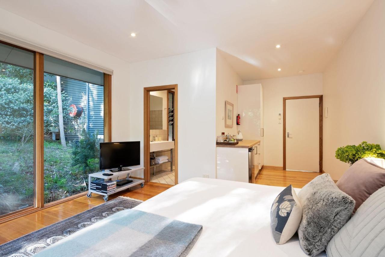 Cladich Pavilions Bed And Breakfast Aldgate Exterior photo