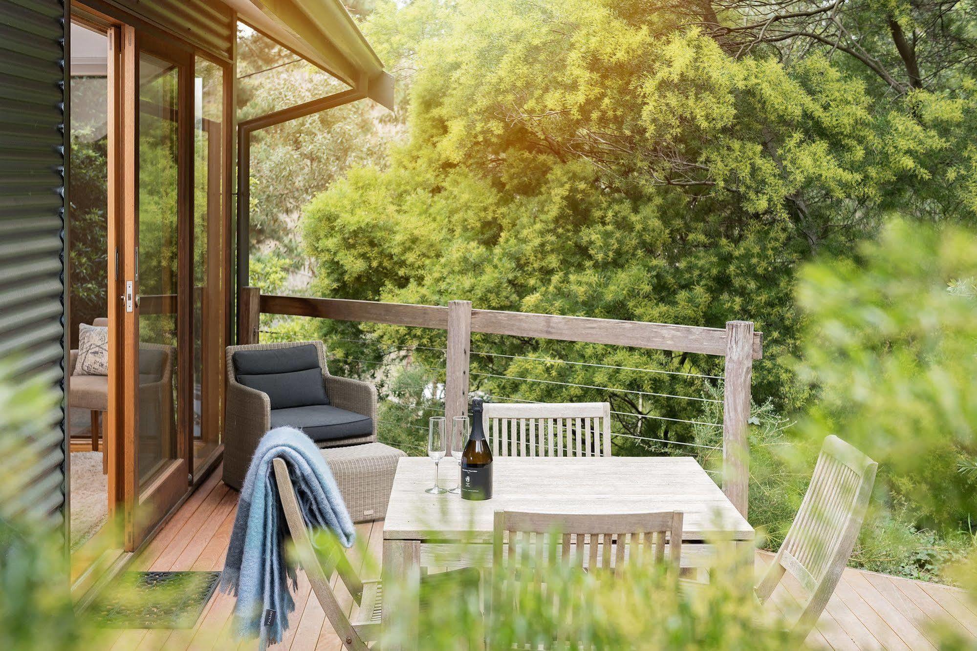 Cladich Pavilions Bed And Breakfast Aldgate Exterior photo